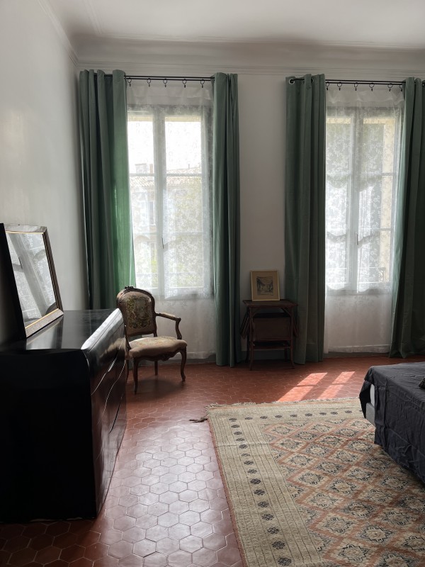 un hôtel particulier entièrement rénové et décoré à aix en provence dans le sud de la provence.