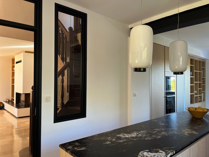 Rénovation intérieure cuisine et salon : comment créer un espace plus ouvert et chaleureux ?