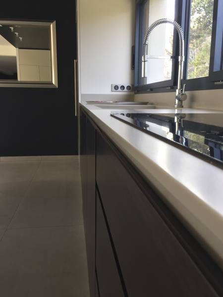 Création d'une cuisine sur mesure et décoration intérieure dans les Bouches du Rhône