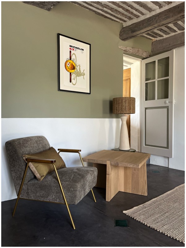 Décoration intérieure d’une magnifique bastide dans le Luberon dans le Sud de la France à Bonnieux : le Mas les Eydins du chef étoilé Christophe Bacquié