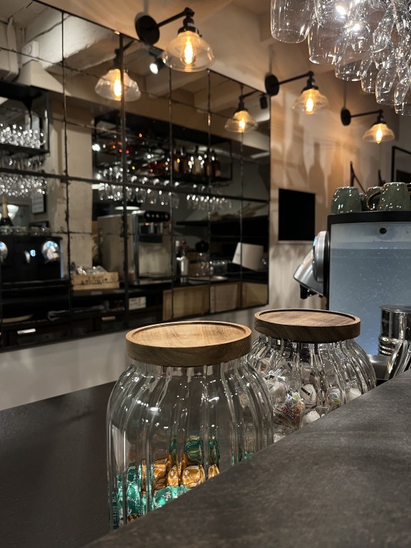 Rénovation et décoration d'un restaurant bistrot à Aix en Provence en plein centre de la ville provençale