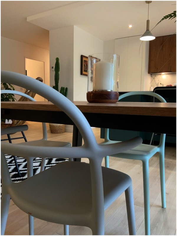 Création d'une  cuisine aménagée sur-mesure très fonctionnelle haute en couleur à Aix En Provence