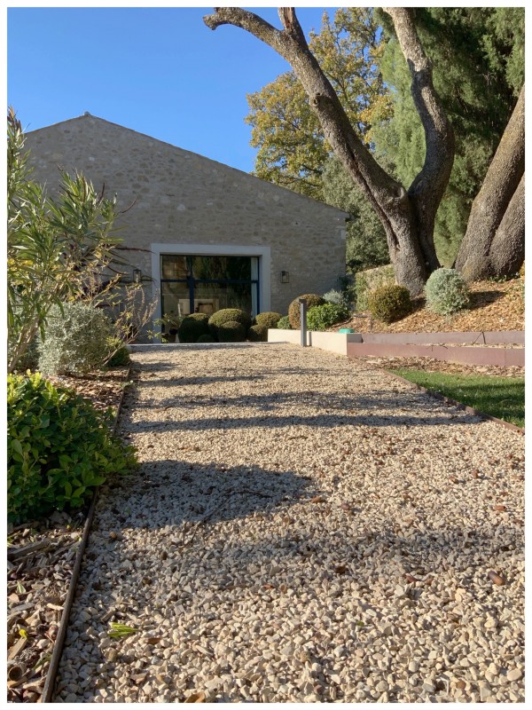 Jardins d’exception : création d’espaces paysagers en relation avec l’architecture d’intérieur dans le Sud de La France