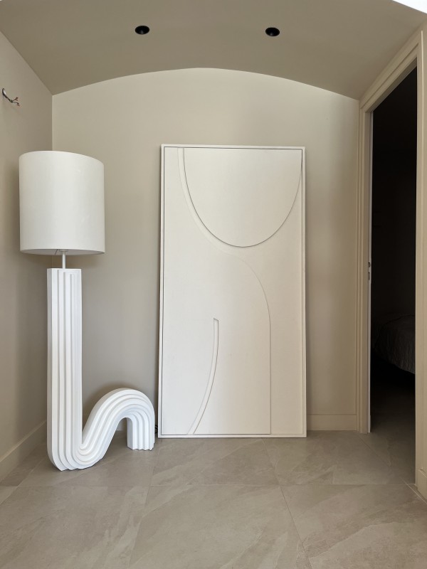 Magnifique rénovation intérieure d'une villa baignée de soleil dans le Sud de la France près de Gréasque à l'esthétique pure et élegante